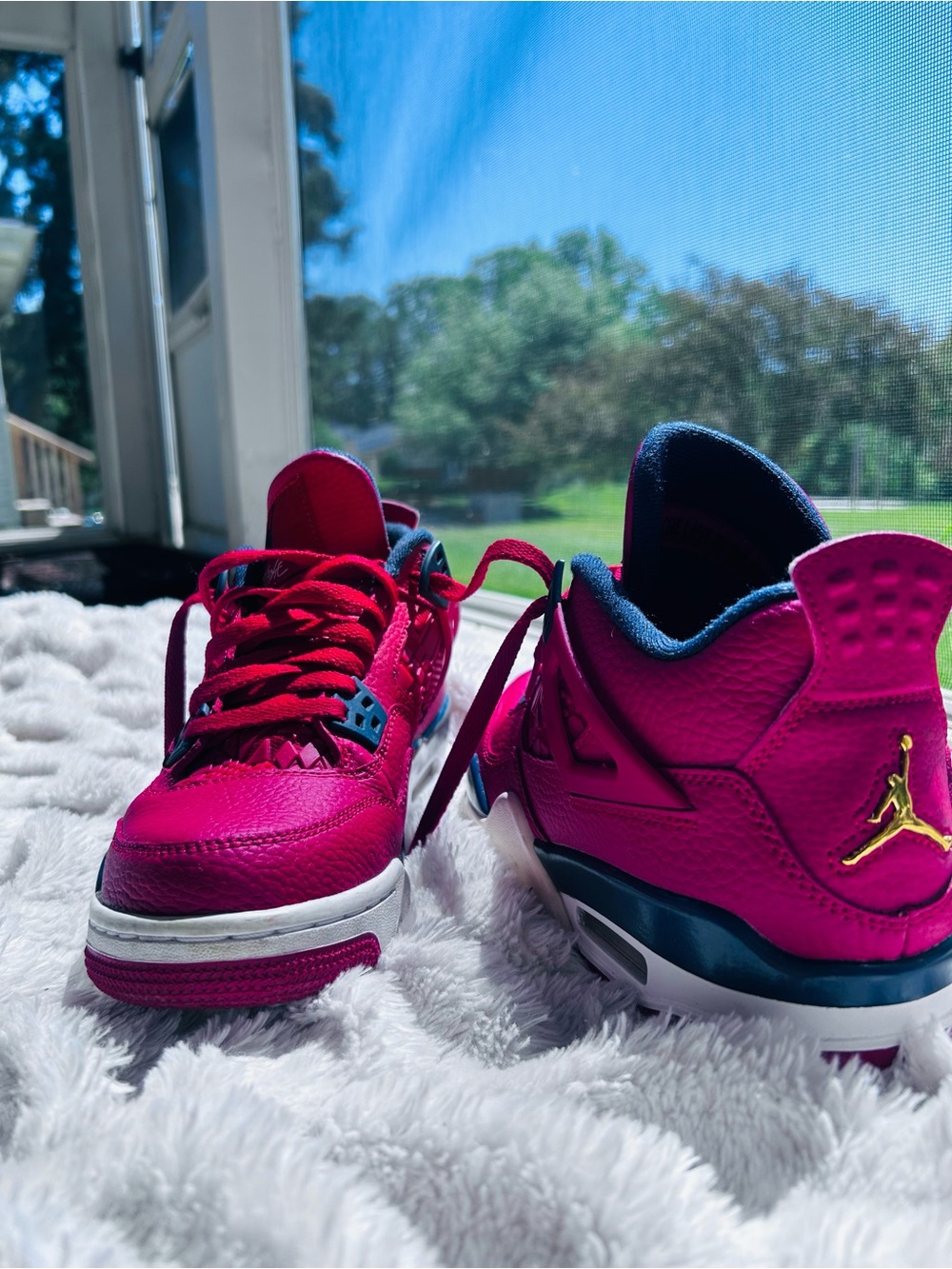 Jordan Girls' red Retro 4 Sneakers with Gold Jumpman